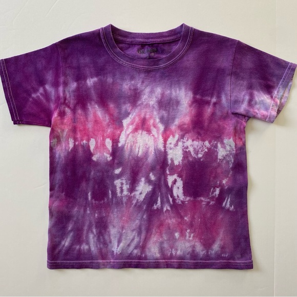 Tie Dyed Shirt Size 2T 2T 3T Purple Pink  White Gildan Girls 100% Cotton EUC - Picture 3 of 11